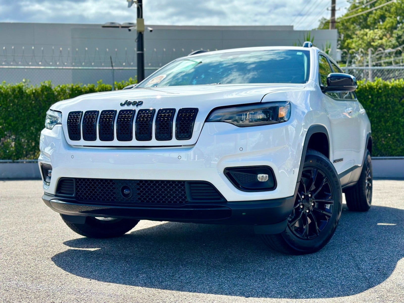 2023 Jeep Cherokee Altitude Lux